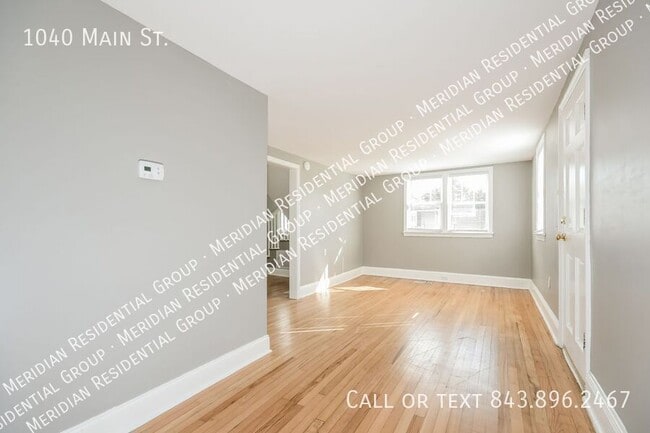 Building Photo - 1040 Main St