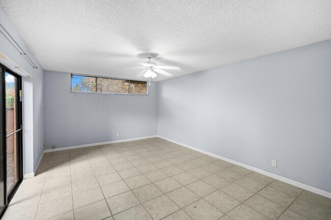 Foto del edificio - 8237 Severn Dr