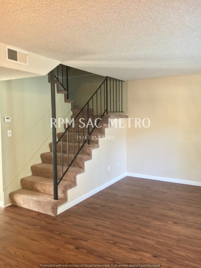 Building Photo - 3530 Larchmont Square Ln
