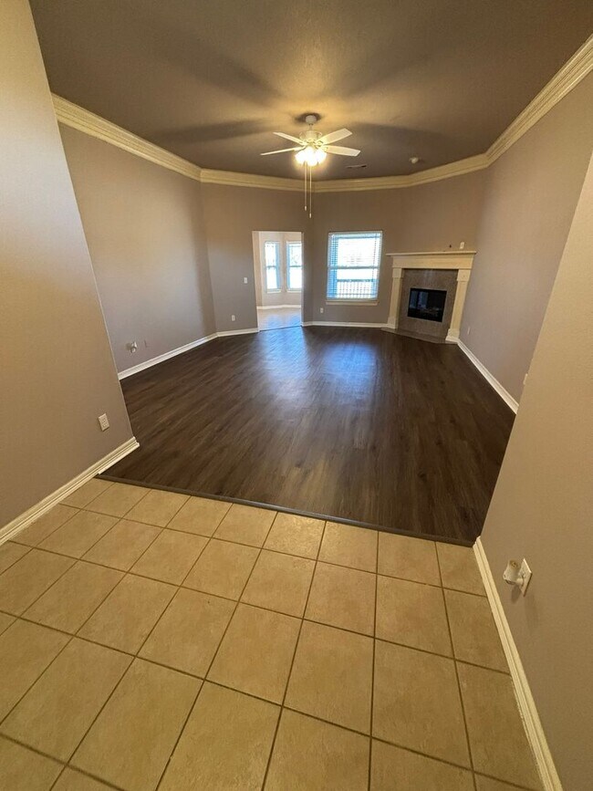 Building Photo - NEW APPLIANCES TO COME!! Gorgeous Single Family Home Off Of Mount Comfort Road!