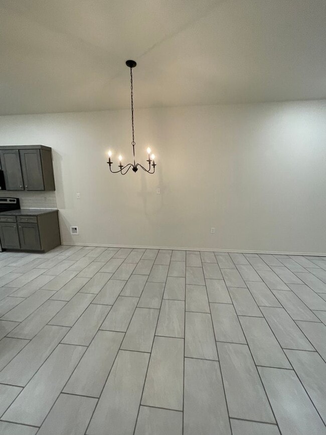 Building Photo - Luxurious Home Located in Frenship Distric...