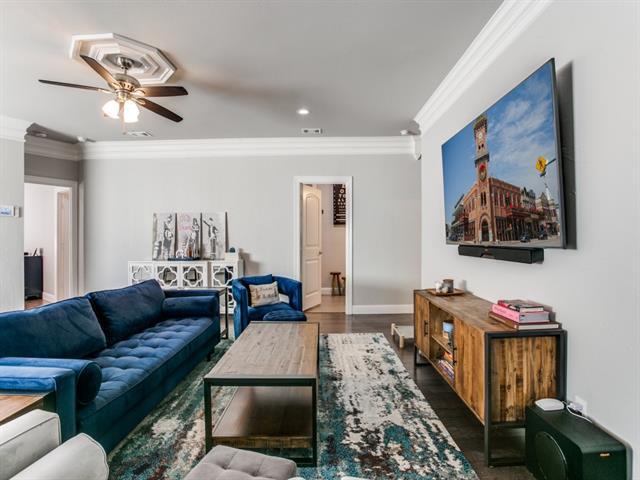 Foto del edificio - 507 E Dallas Rd