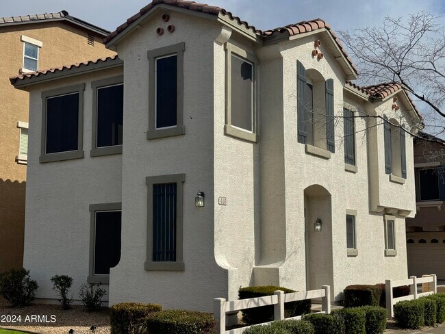 Foto del edificio - 446 N Alder Ct