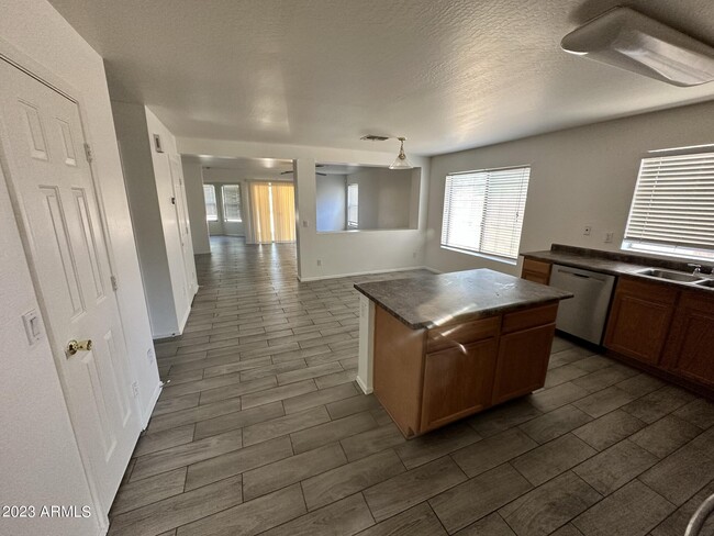Building Photo - 3214 W Alta Vista Rd