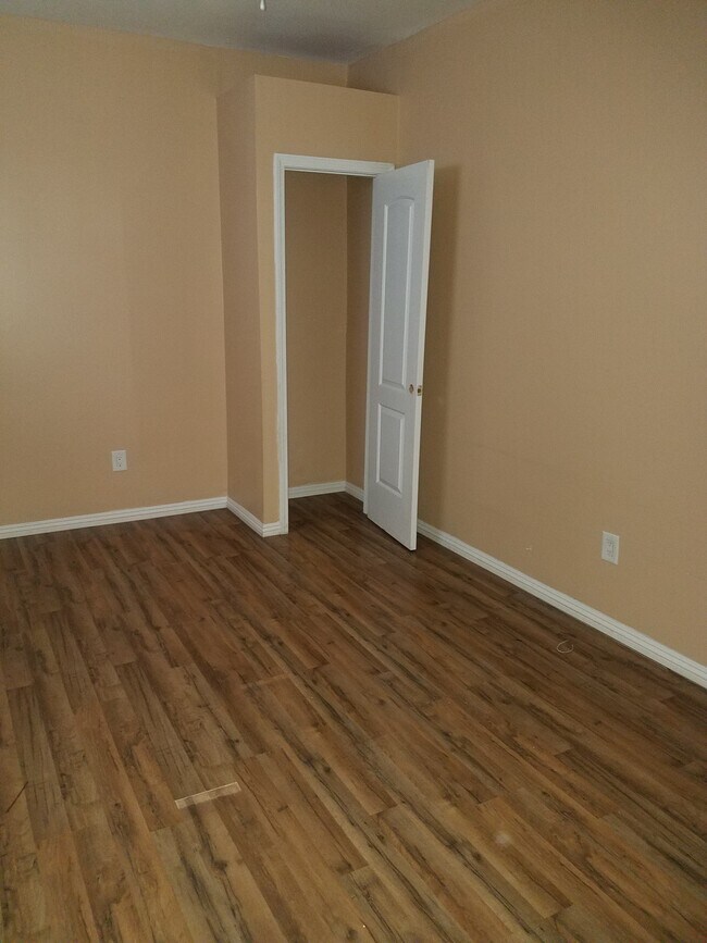 Foto del edificio - 3121 Urquhart St