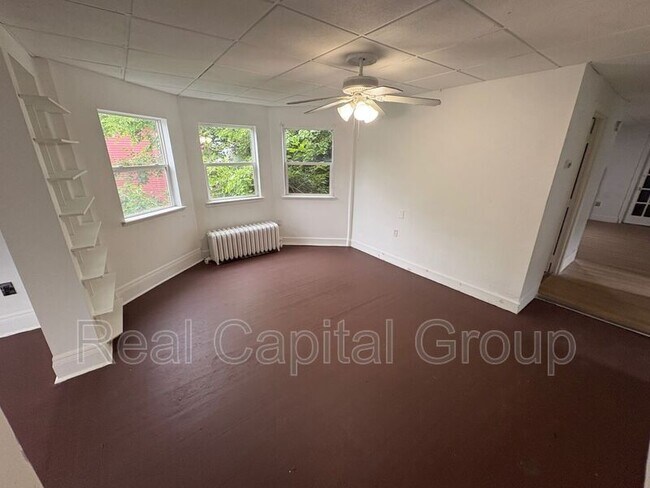 Foto del edificio - 1345 3rd St