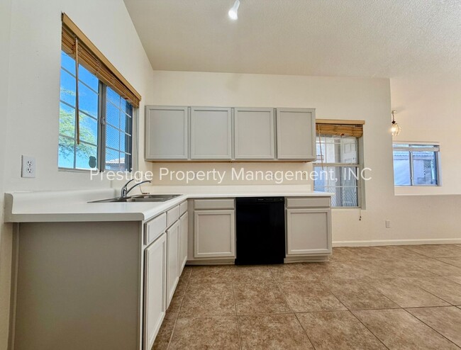 Building Photo - 8067 N Eve Ann Way