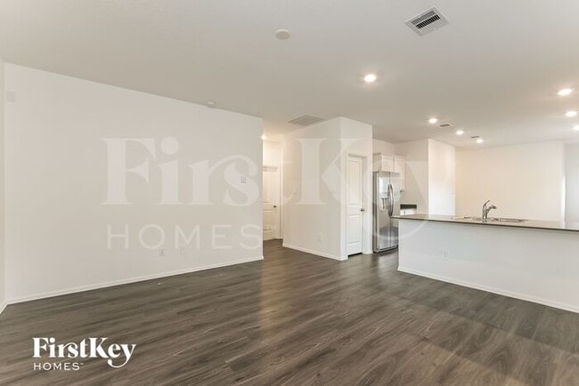 Building Photo - 18438 Summit Ranch Dr