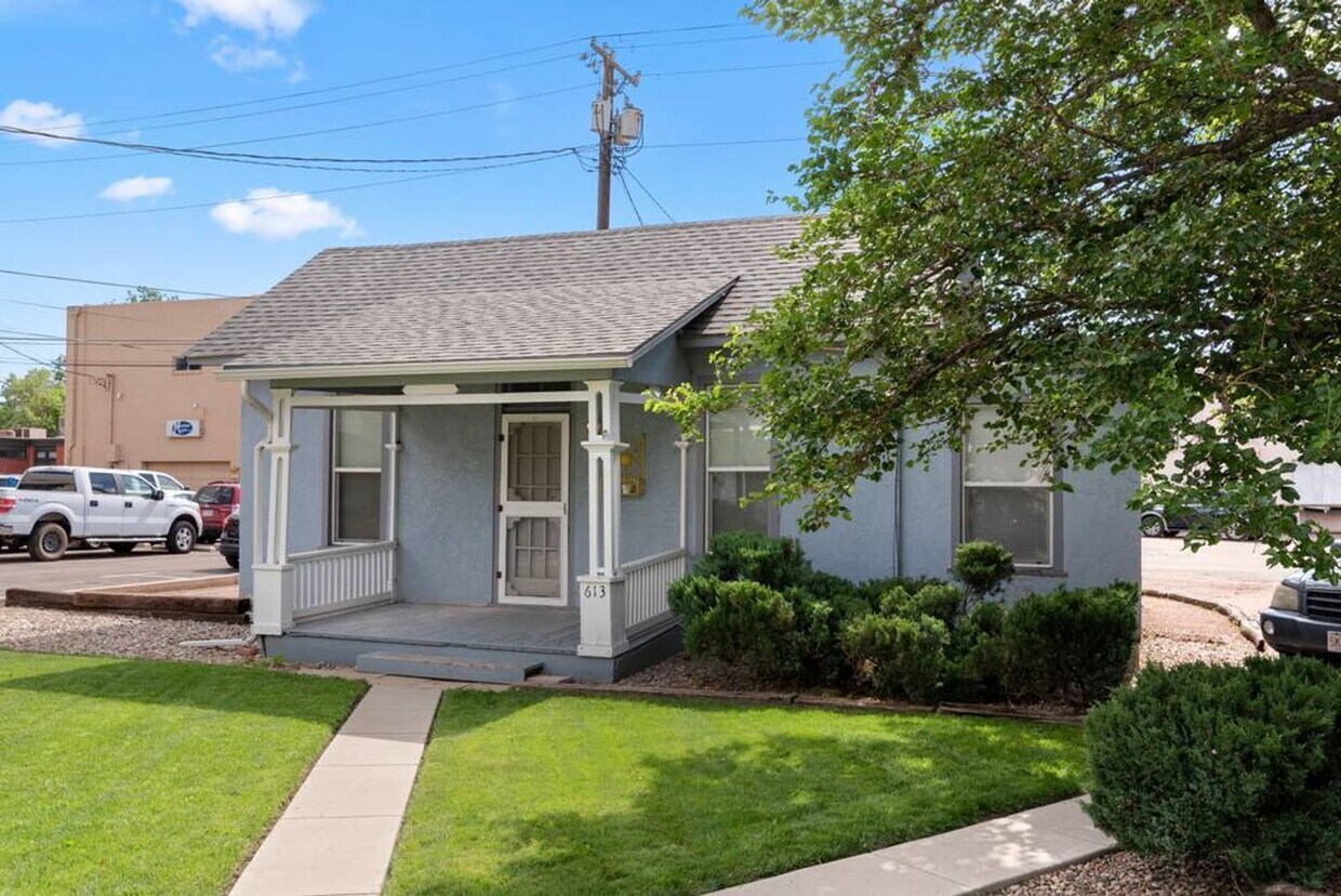 Primary Photo - 613 N Cascade Ave