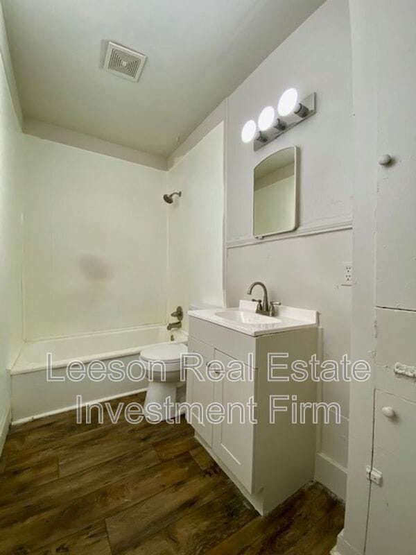 Building Photo - 545 Wyche St