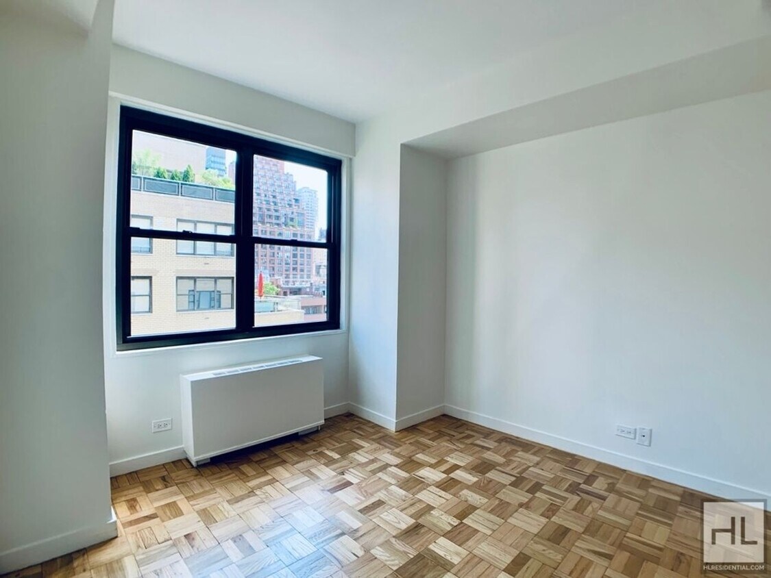 Primary Photo - EAST 49 STREET