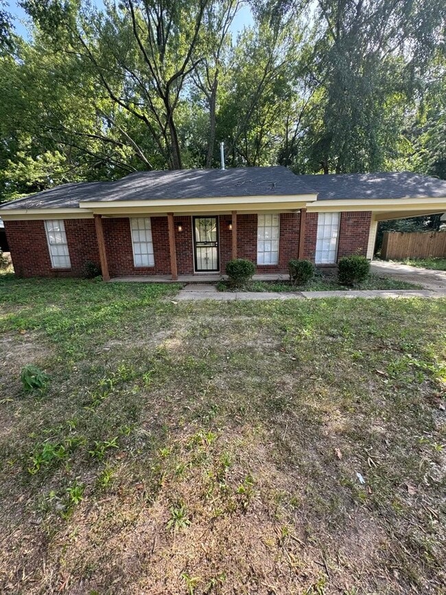 Single-Family Home - Whitehaven - 3bed/2bath - Single-Family Home - Whitehaven - 3bed/2bath