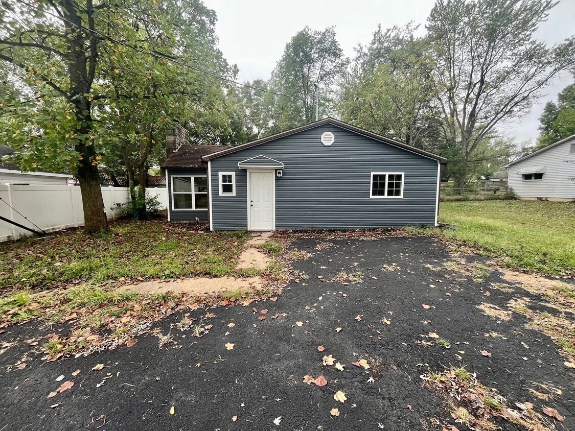Primary Photo - 3 Bed | 2 Bath | House