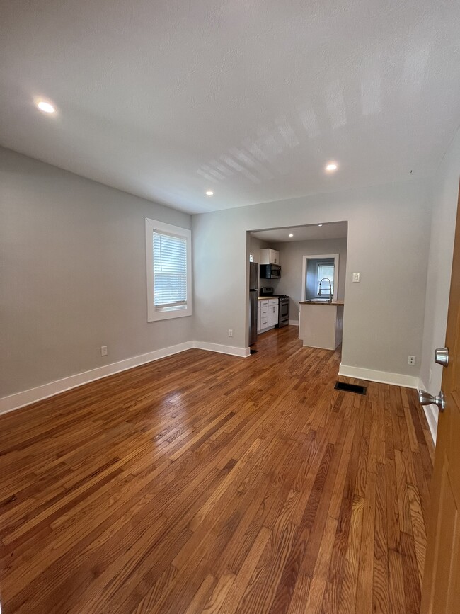 Livingroom - 2546 Duck Creek Rd
