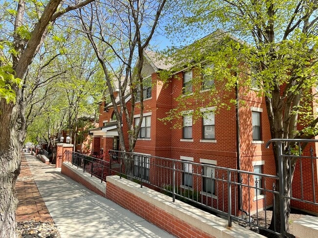 Building Photo - 935 Washington St