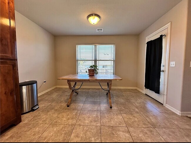 Building Photo - 4570 Cory St