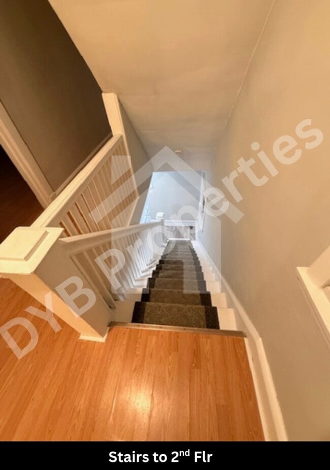 Building Photo - 56 Kent Ln