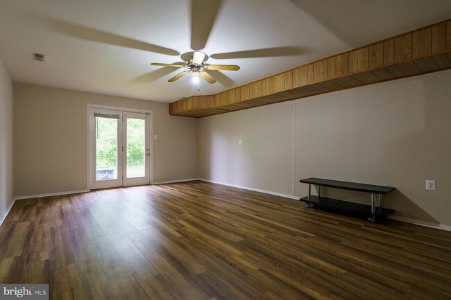Building Photo - 204 Chatham Ct