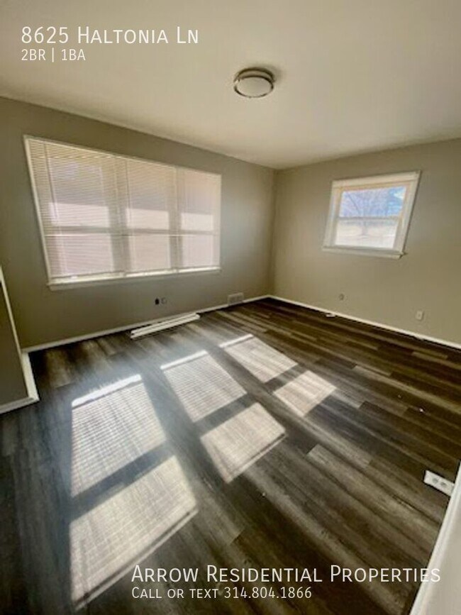 Building Photo - 8625 Haltonia | $935 | 2 BD 1 BATH with De...
