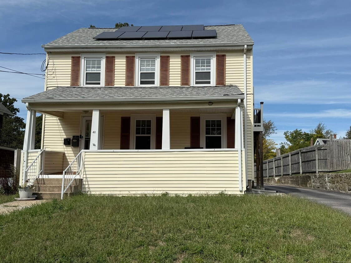 Primary Photo - 41 Evergreen Ave