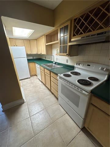 Foto del edificio - 4218 Hessmer Ave