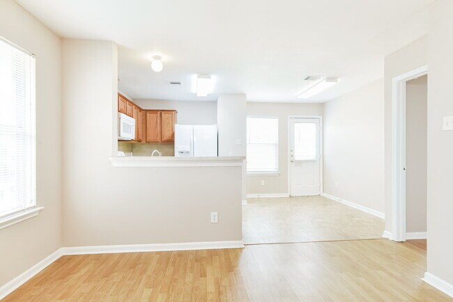 Building Photo - 18918 Brownstone Mills Dr