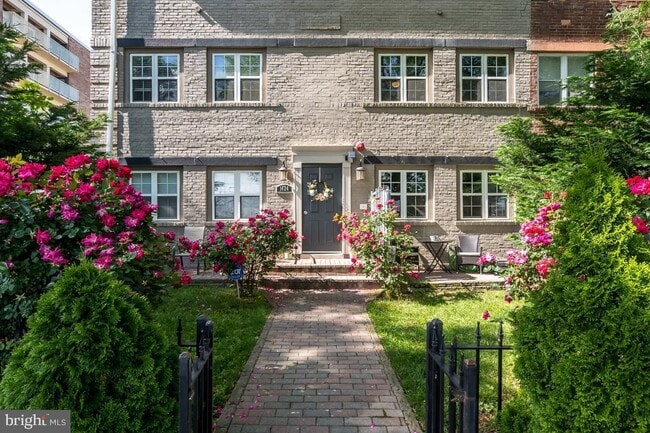 River View Condominiums - 1424 L St SE