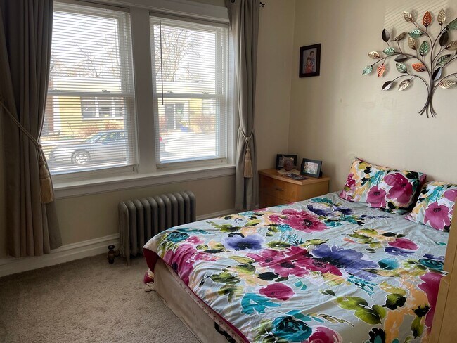 Foto del edificio - 4413 N Kenneth Ave