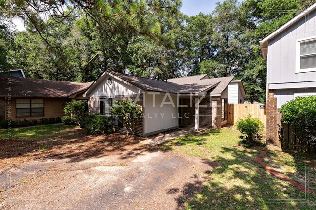 Foto del edificio - Beautifully Updated 3BR / 2BA in West Mobile with Private Courtyard