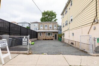 Building Photo - 129 71st St
