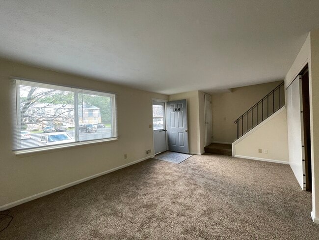 Foto del edificio - Woodside Court Apartments