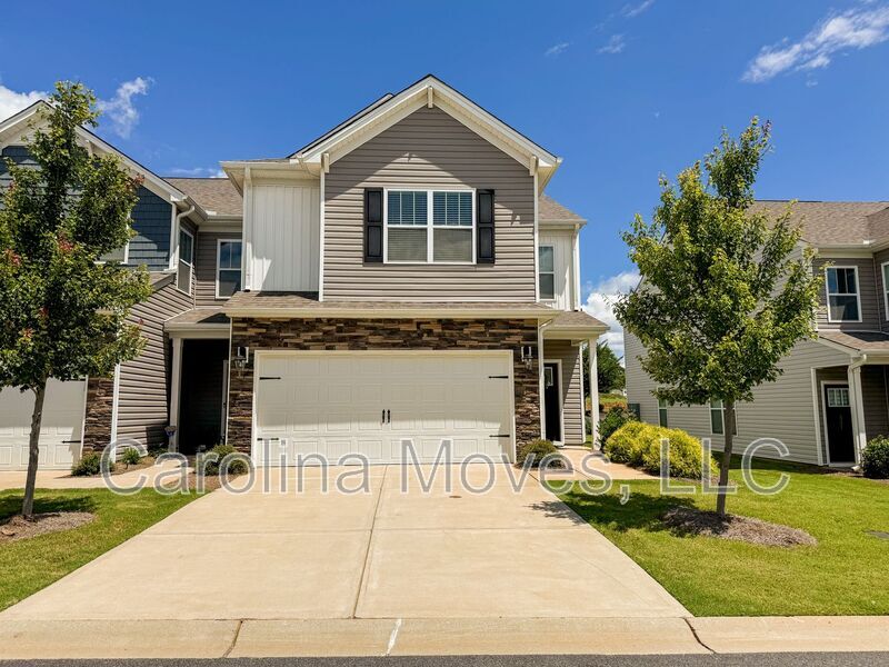 Foto principal - 529 Yellow Fox Rd