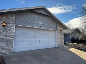 Building Photo - 2 Newburgh Dr