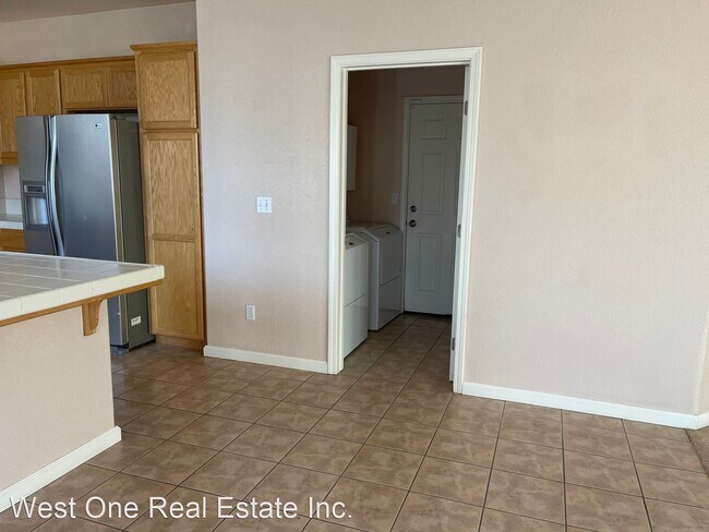 Building Photo - 4 br, 2.5 bath House - 360 Arezzo Way