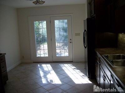 Foto del edificio - 6700 Sumac Ridge Dr