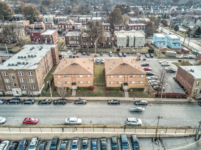 Building Photo - 3850 Park Ave