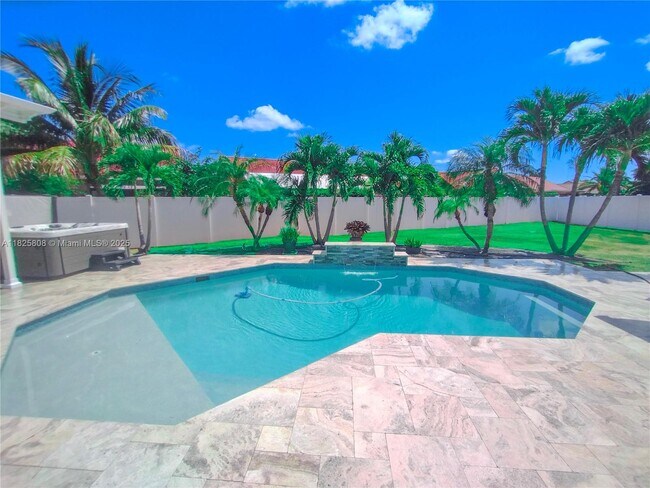 Foto del edificio - 5780 Sun Pointe Cir