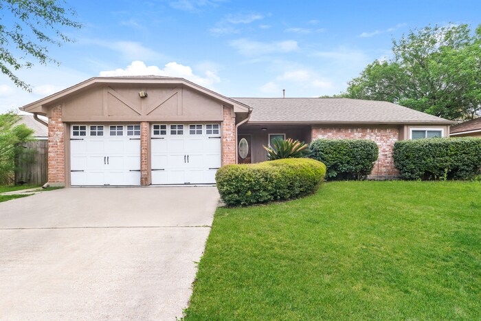 Foto principal - 29618 Binefield St
