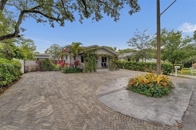 Foto del edificio - 4541 SW 26th Terrace