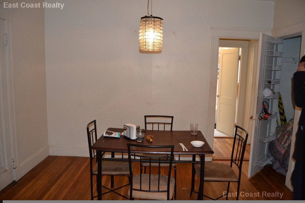 Primary Photo - 237 Freeman St