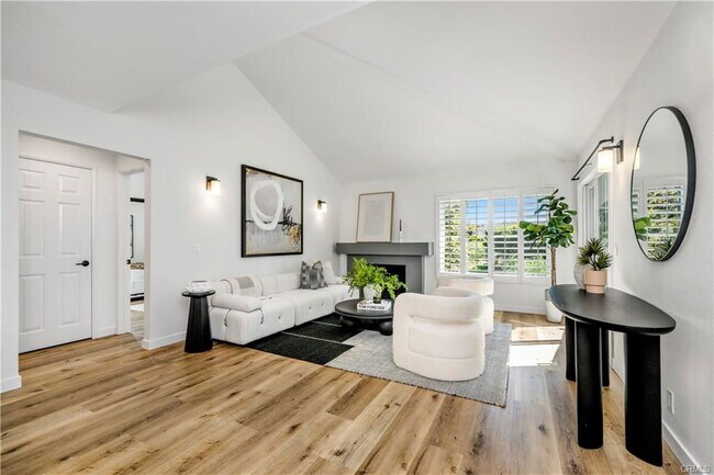 Foto del edificio - 503 Morning Canyon Rd