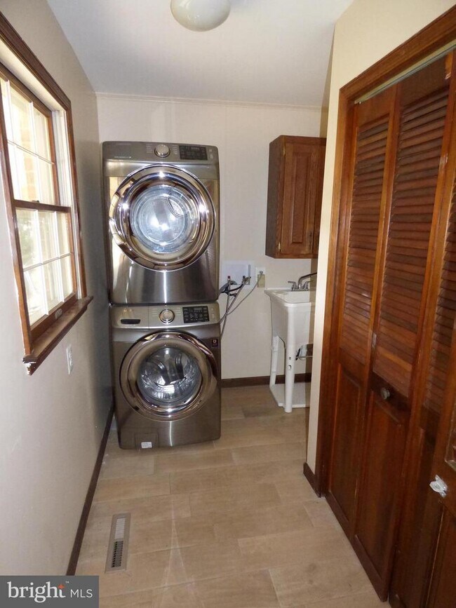 Foto del edificio - 25801 Long Corner Rd