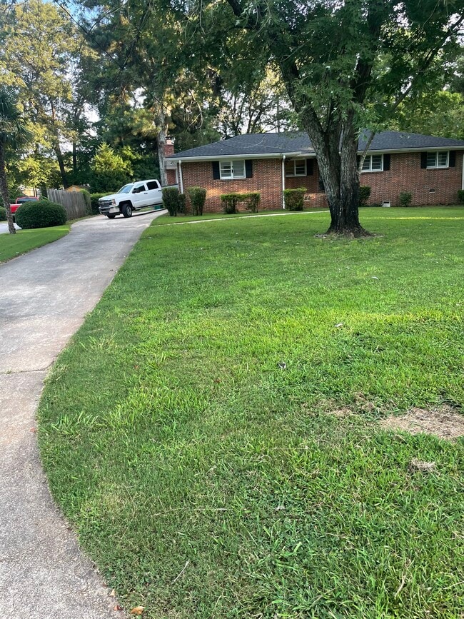 House Side Driveway - 4193 Dunmore Rd