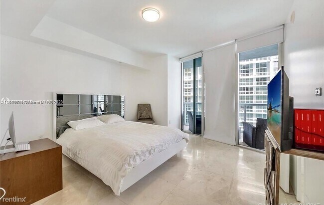 Foto del edificio - 1 br, 1 bath Condo - 495 Brickell Ave Apt ...