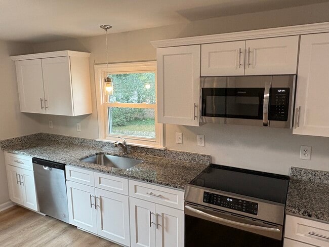 Building Photo - 1948 Monroe St