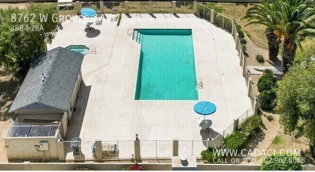Foto del edificio - 8762 W Grovers Ave