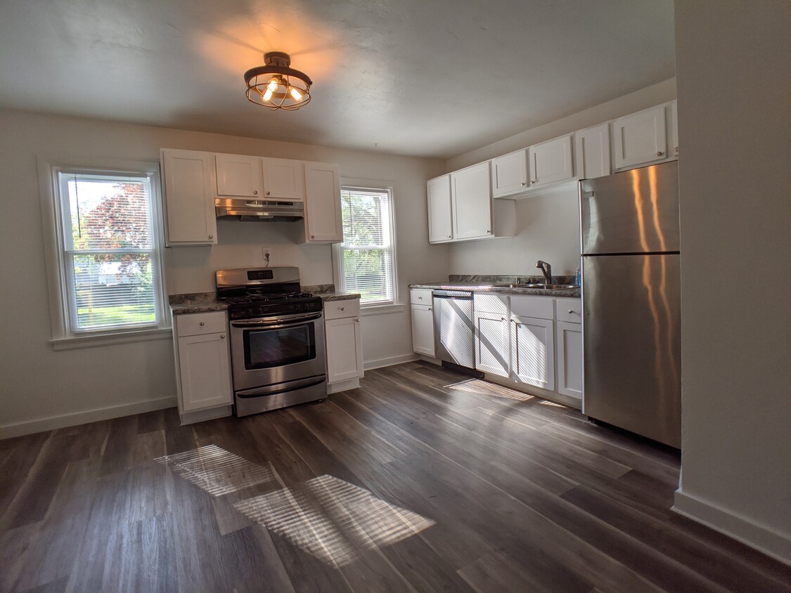 Recently renovated open concept kitchen - 1315 S Norwood Ave