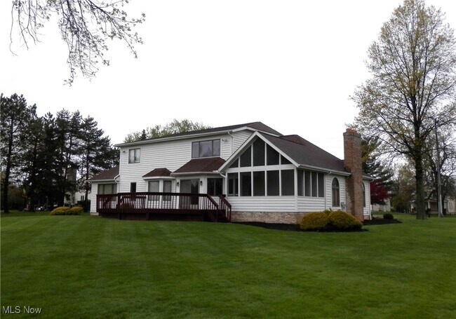 Foto del edificio - 311 Miner Rd