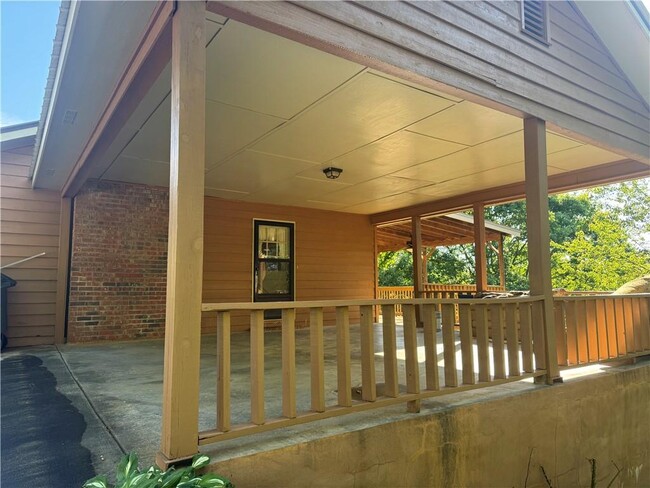 Building Photo - 3293 N Bogan Rd NE