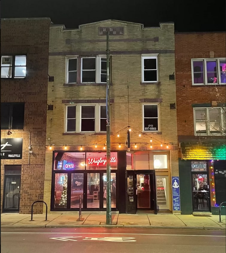 Primary Photo - 3720 N Clark St